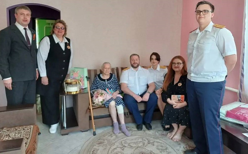 В Саратове 104-летнюю зенитчицу Великой Отечественной благодарили за мир