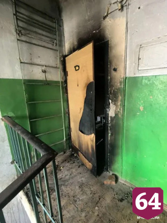 В Саратове из запертой горящей квартиры спасли троих мужчин